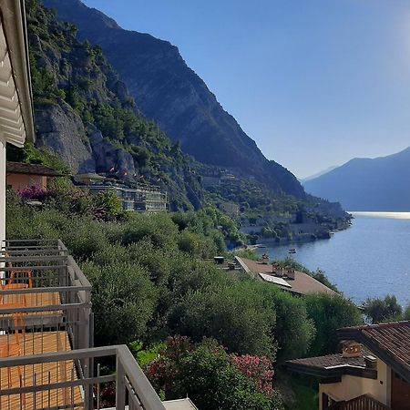 Hotel Augusta Garni リモーネ・スル・ガルダ エクステリア 写真