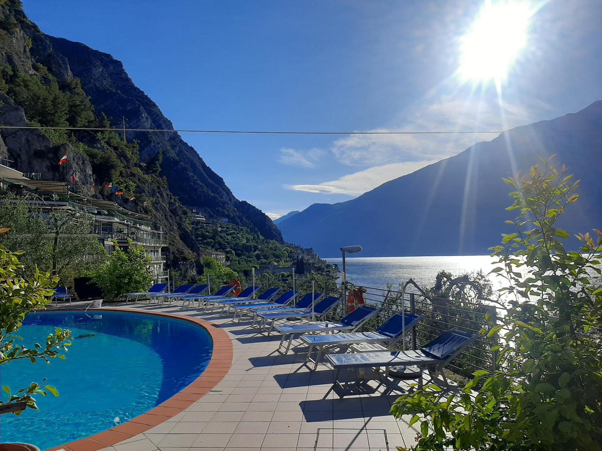 Hotel Augusta Garni リモーネ・スル・ガルダ エクステリア 写真