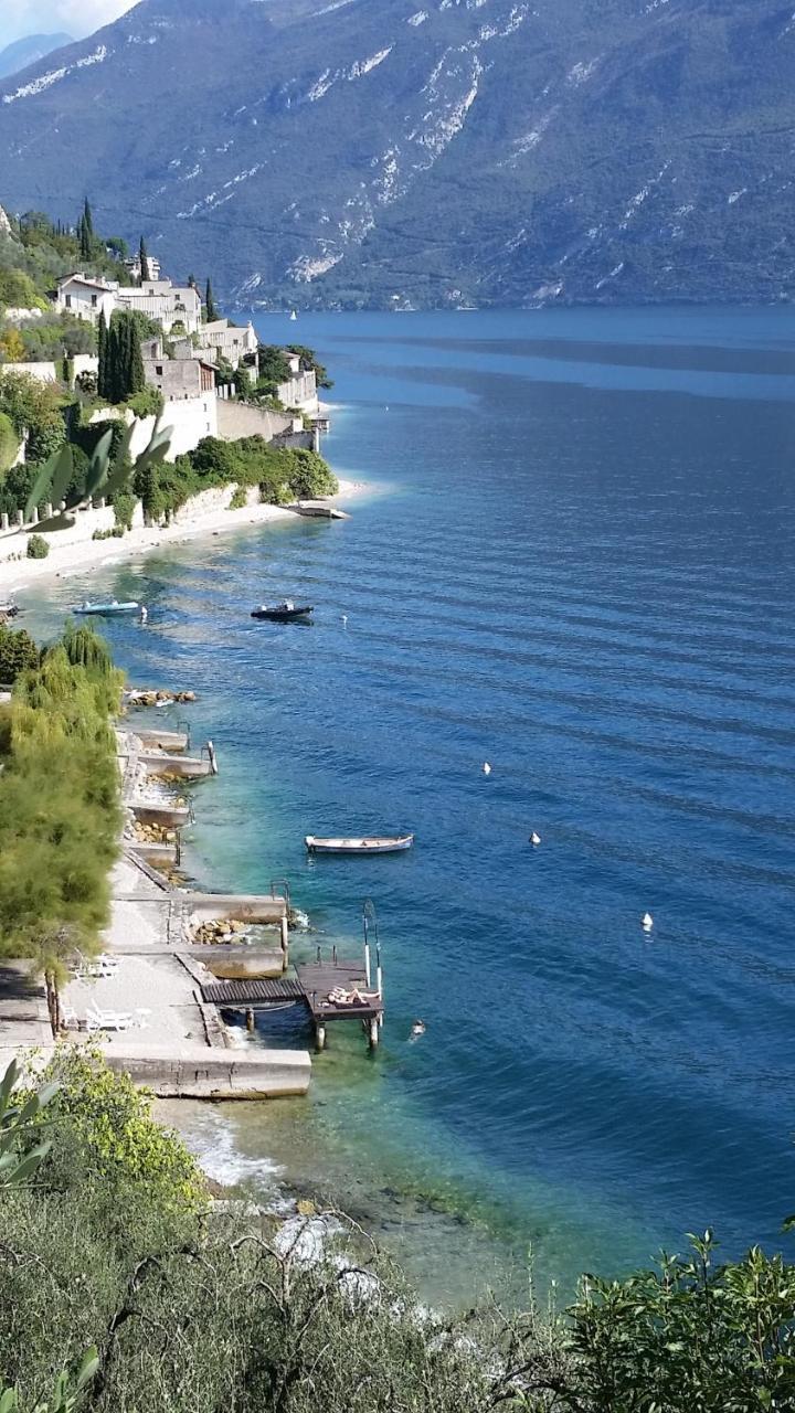 Hotel Augusta Garni リモーネ・スル・ガルダ エクステリア 写真